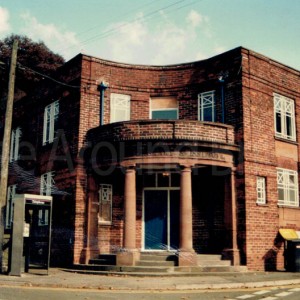 Abercarn, Islwyn: Institute and Library